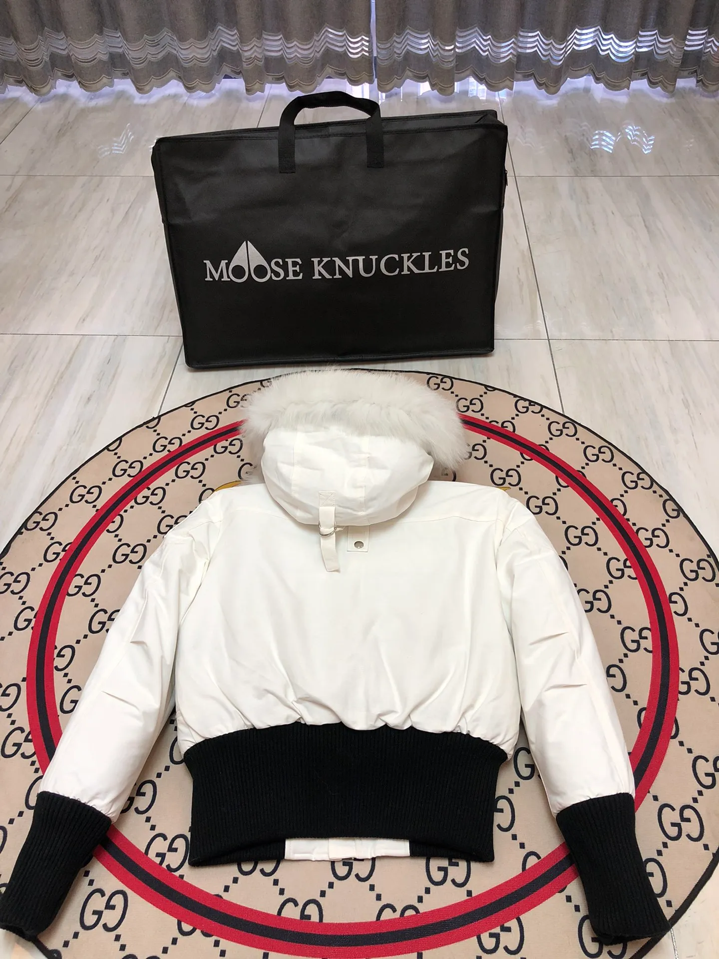 ：Y 117 ：Black Red Cream White 🇨🇦Moose knuckles/ 03/ ： / （ ） Moose knuckles . 2007 🇨🇦 ！ Premium ， 。 ， -15000 ！ ，LOGO ✂️. ！ . ！ MONCLER/ Canada Goose/ ，Moose knuckles 2019 …… ✂️ 90% ， ！ ✂️ ， ! ✂️ YKK， ， ！ ✂️ ， . ！ ✂️ 3D ， ⚠️Size:xs-xl